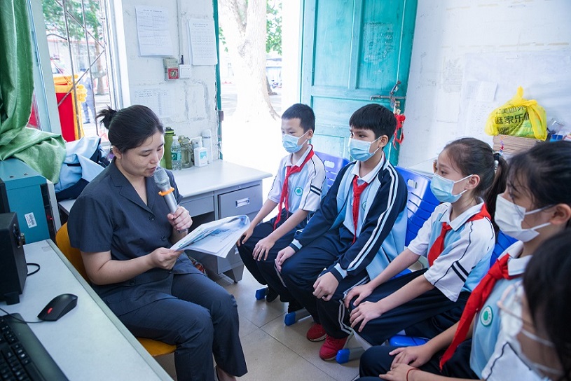 “远离校园暴力,拒绝校园欺凌”――爱爱啦
实验小学法制进校园活动