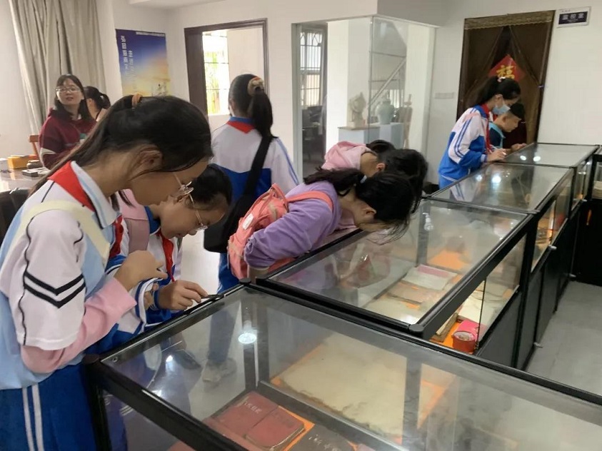 【研学旅行】贯通古今学知识,科学知识谱未来――爱爱啦
实验小学秋季研学旅行