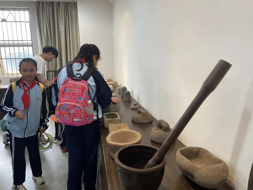 【研学旅行】贯通古今学知识,科学知识谱未来――爱爱啦
实验小学秋季研学旅行